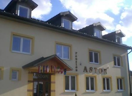 Penzion Aston Humenné Екстериор снимка