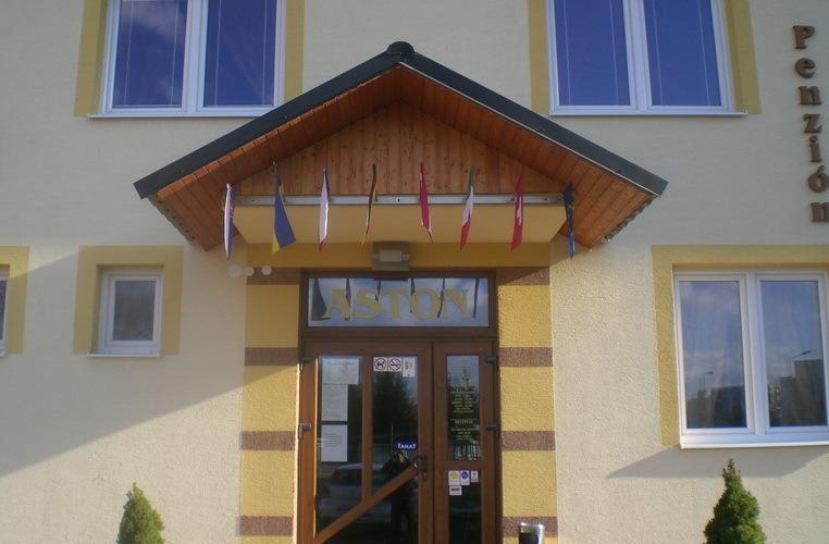 Penzion Aston Humenné Екстериор снимка